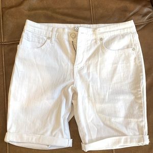 Women’s white Bermuda denim shorts NWOT